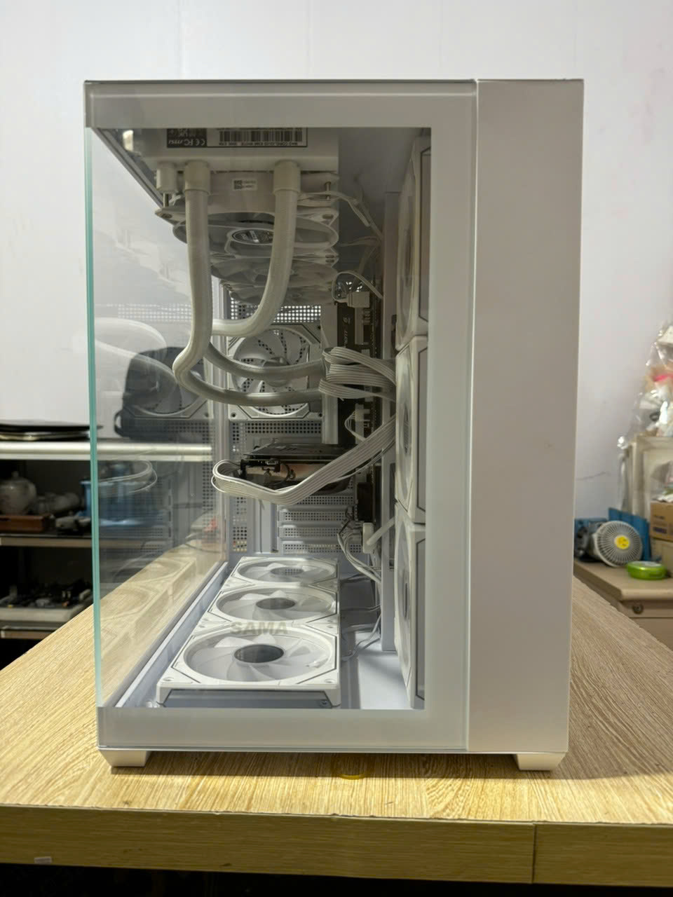 Case chơi game đồ họa render video